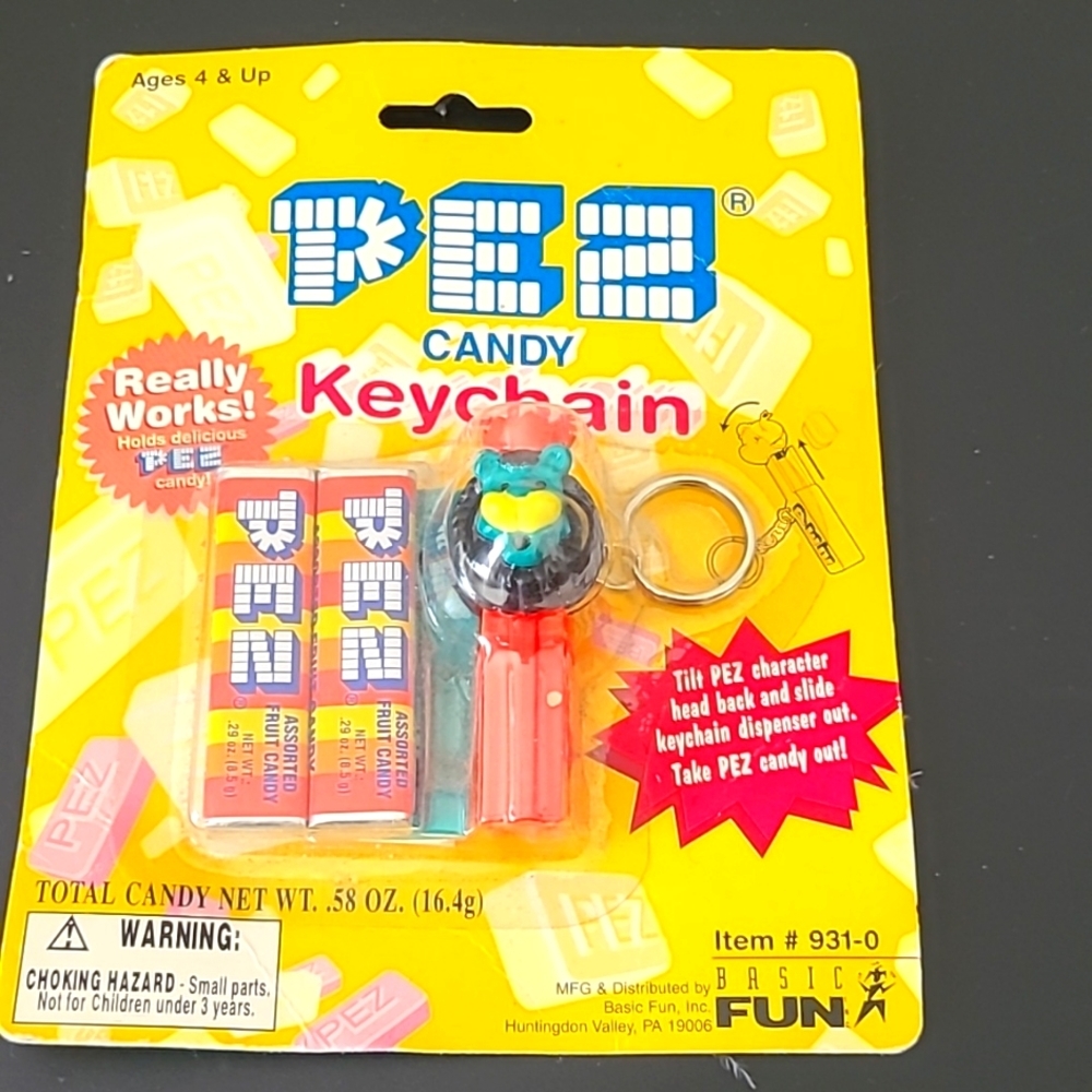 Vintage pez candy Keychain  lion